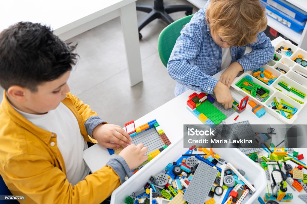 Robotics Programming Class Children Construct And Code Robot Stem ...