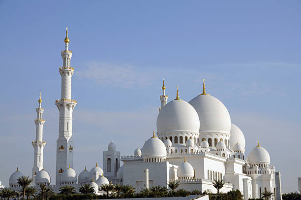 셰이크 자이드 사원 in 움알카이와인 - minaret international landmark national landmark sheikh zayed mosque 뉴스 사진 이미지