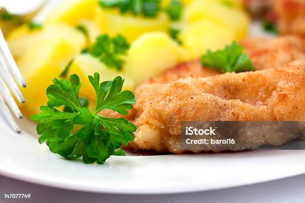 Sznycel I Ziemniaków - zdjęcia stockowe i więcej obrazów Bez ludzi - Bez ludzi, Bitka mięsna, Fotografika