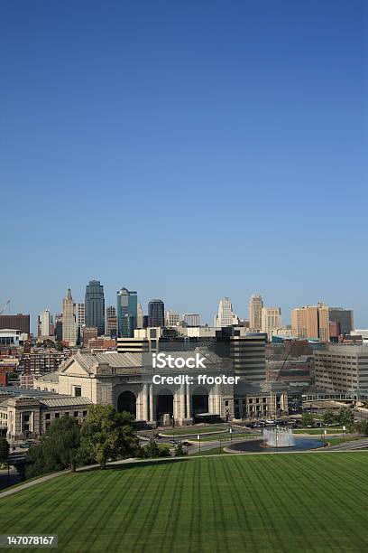 Kansas City Skyline - Fotografias de stock e mais imagens de Kansas City - Missouri - Kansas City - Missouri, Centro da Cidade, Ao Ar Livre