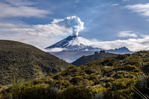 istock Cotopaxi in eruption 1470782650
