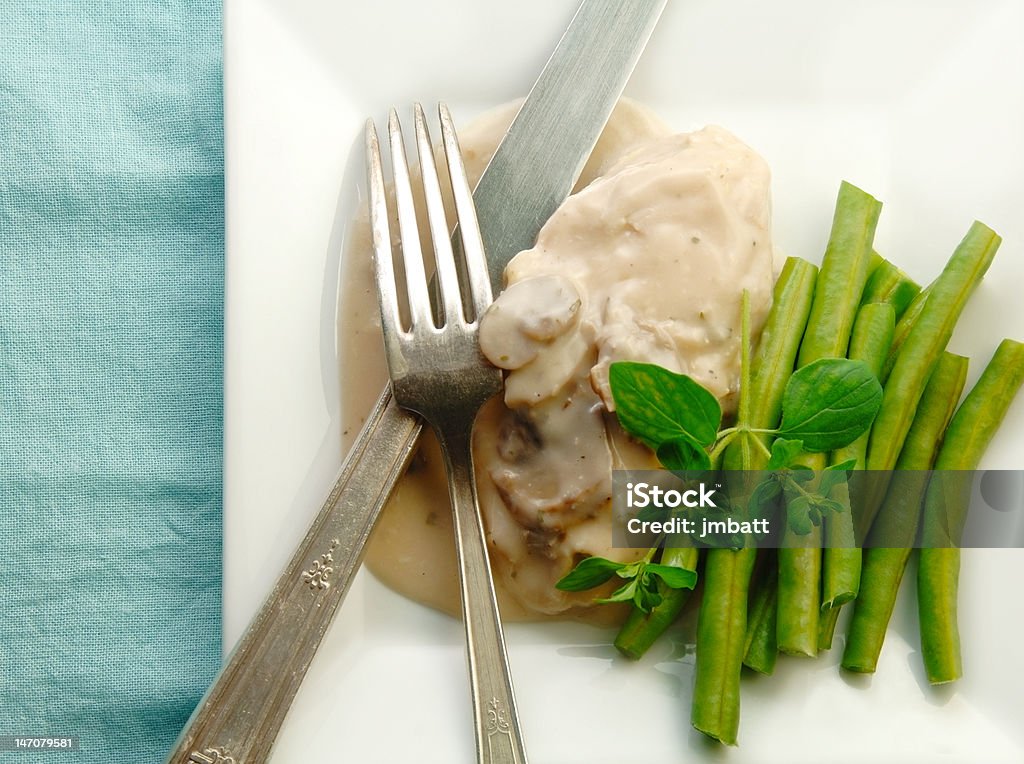 Peito de frango em Molho de cogumelos com Feijão Verde - Royalty-free Branco Foto de stock