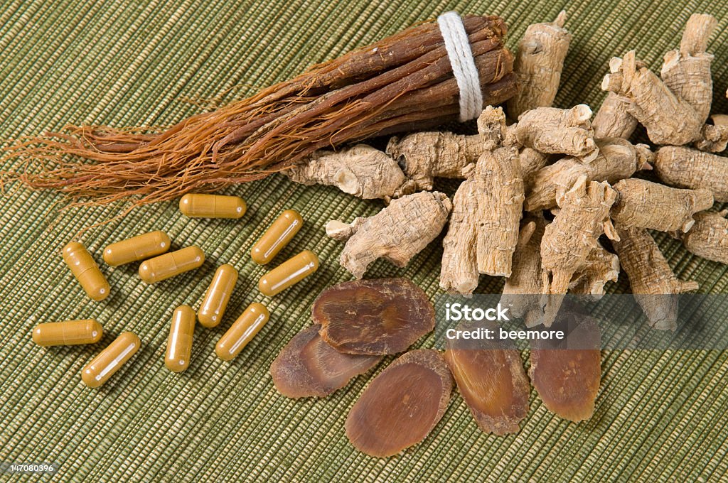 Ginseng seco fatias, cápsulas e raízes - Royalty-free Ginsengue Foto de stock