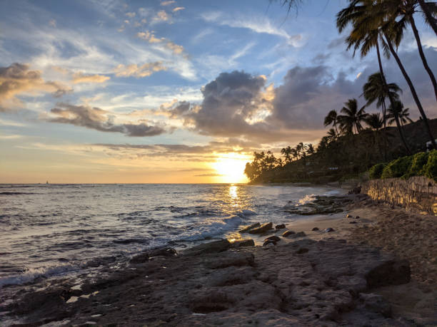 istock Mesmerizing Sunset at Diamond Head Beach, Oahu, Hawaii 1470806421