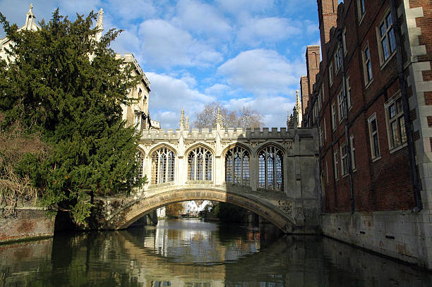 istock Cambridge - bridge of Sighs 147082787
