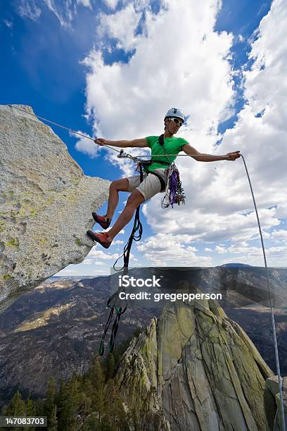 Alpinista Rapel - Fotografias de stock e mais imagens de Agarrar - Agarrar, Ao Ar Livre, Atividade Recreativa