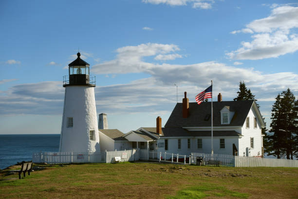 парк маяков пемакид пойнт - pemaquid point lighthouse стоковые фото и изображения