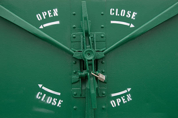 istock Open/Close Latch of a Green Boxcar 147086841