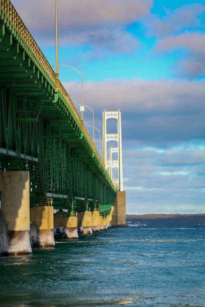 mackinaw 구름다리 - straits of mackinac 뉴스 사진 이미지