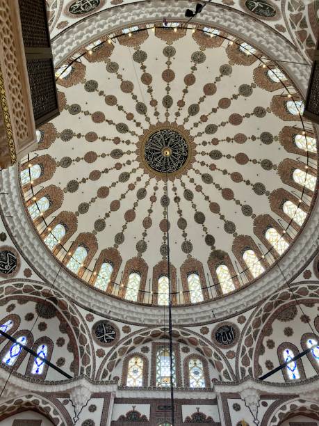 istock Turkey - Istanbul - Yeni Valide Camii Mosque in Uskudar 1470899115