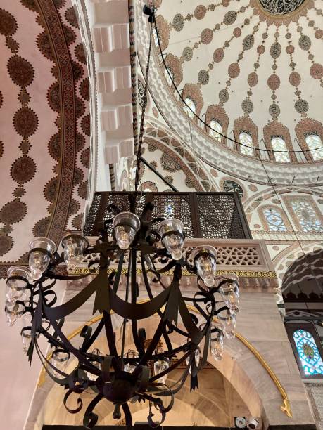 istock Turkey - Istanbul - Yeni Valide Camii Mosque in Uskudar 1470899201