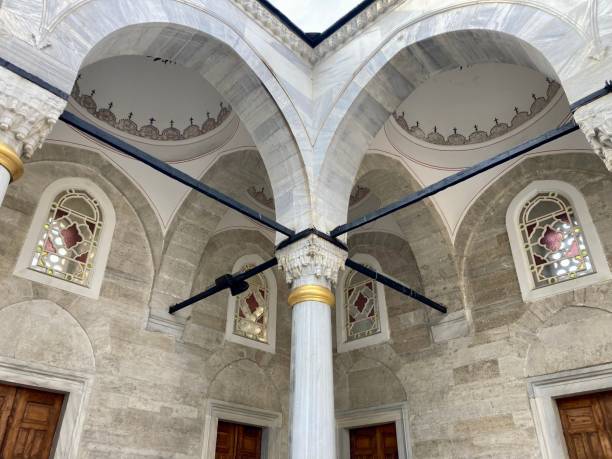 istock Turkey - Istanbul - Yeni Valide Camii Mosque in Uskudar 1470899681