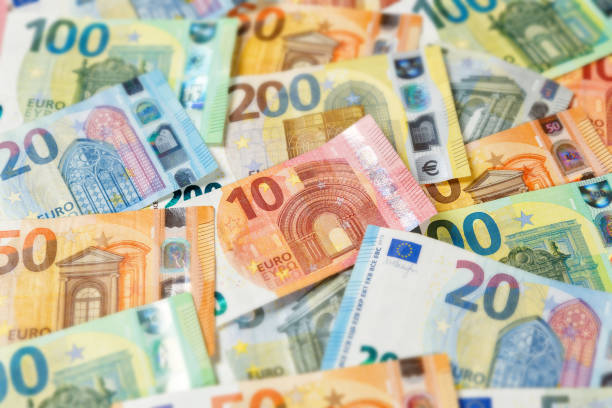 istock Euro banknotes bill saving money background pay paying finances bank notes banknote 1470913443