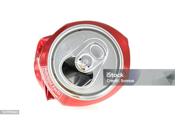 Red Soda Może - zdjęcia stockowe i więcej obrazów Czerwony - Czerwony, Jeden przedmiot, Zgnieciony