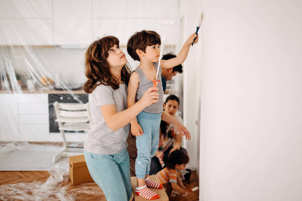 istock Family whitewashes their apartment 1470933093