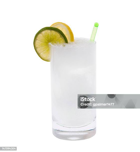 ウォッカジントニックカクテルを白背景 - カットアウトのストックフォトや画像を多数ご用意 - カットアウト, ジントニック, アルコール飲料