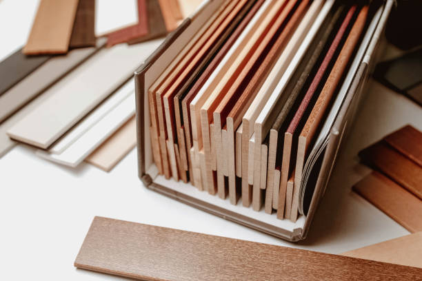 istock Samples of wooden blinds for windows in a store 1470947882
