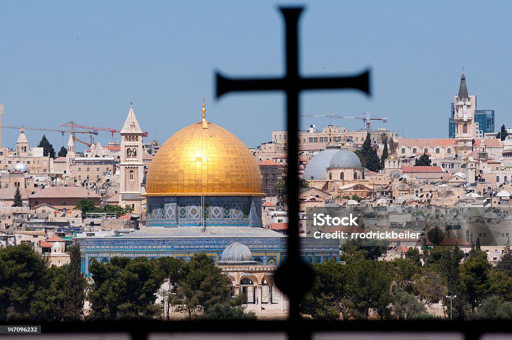 Cruz cristã e muçulmanos Dome - Foto de stock de Capela royalty-free