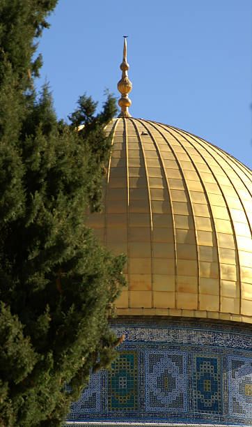 istock jerusalem old city - dome of the rock 147096973