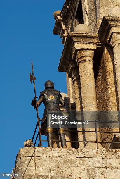Sentinela Rhodes Grécia - Fotografias de stock e mais imagens de Cavaleiro - Papel Humano - Cavaleiro - Papel Humano, São João Evangelista, Alabarda