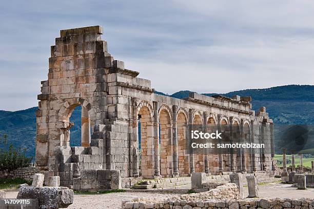 Ruínas Em Volubilis - Fotografias de stock e mais imagens de Antigo - Antigo, Arcada, Arcaico