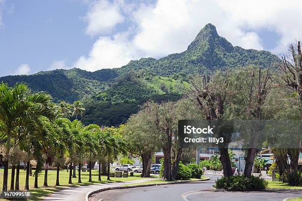 Avarua Unterhalb Der Gipfel Des Vulkans Stockfoto und mehr Bilder von Insel Rarotonga - Insel Rarotonga, Inselgruppe Cook Islands, Straßenverkehr