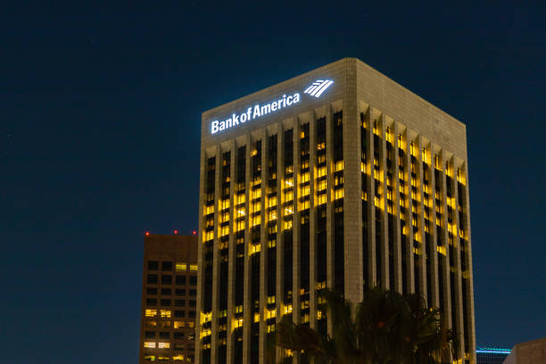 Los Angeles Bank of America Downtown Building at Night Los Angeles, United States - November 16, 2022: A picture of the Los Angeles Bank of America Downtown building at night. bank-of-america stock pictures, royalty-free photos & images