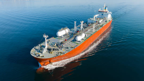 LPGガス船の航空写真。海上を航行するガス運搬船、ガスタンカー