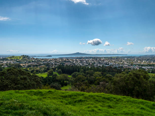istock Auckland city detailed distant view 1471042282