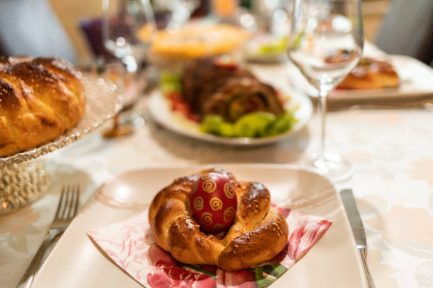istock Big family Easter feast at home 1471043552