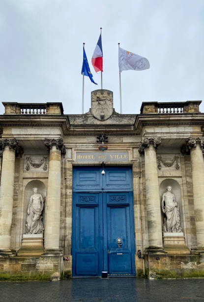istock City hall door at Bordeaux 1471044302