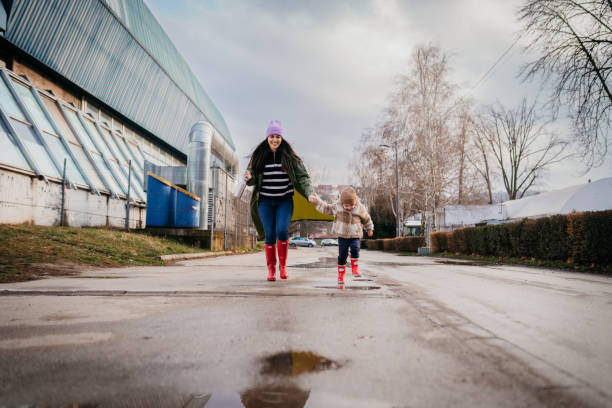 istock Rainy days with my mommy 1471056913