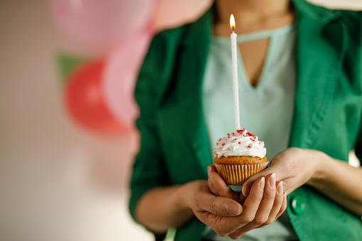 istock Happy birthday to you - a sweet treat for a special day 1471128071