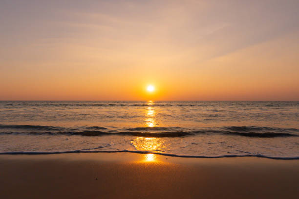 istock Sunset on the sea 1471200097