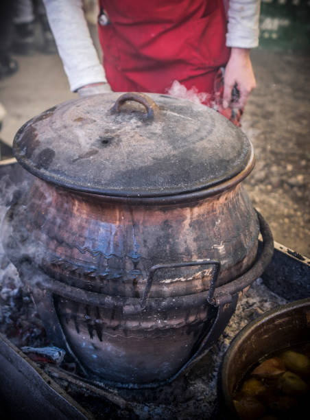 istock Big pot of food 1471239936