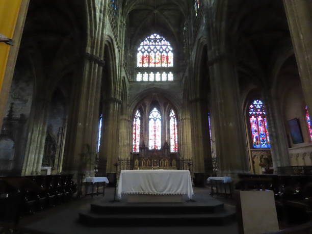 istock Inside a church at Bordeaux 1471243158