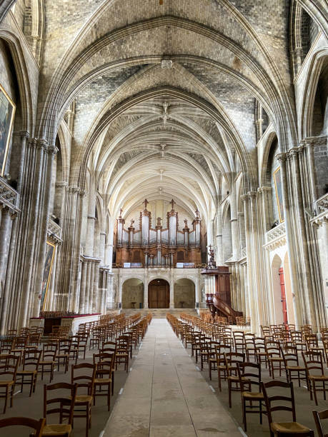istock Church nave at Bordeaux 1471243267