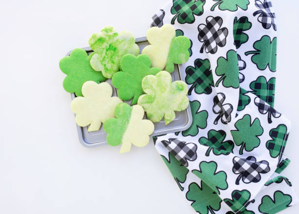 istock St. Patrick's Day Sugar Cookies on Tray with Shamrock Towel 1471255274