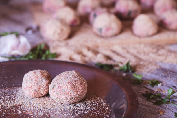istock Meatballs ready to cook 1471256866