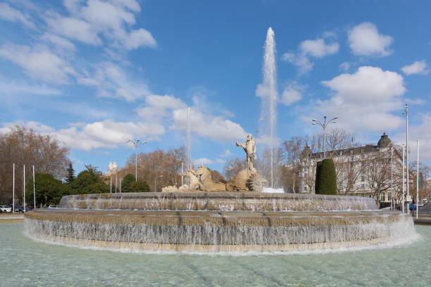 la fontana del nettuno a madrid: un capolavoro della scultura barocca - madrid neptune fountain spain foto e immagini stock