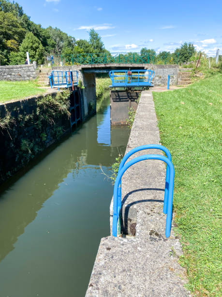 istock Waterway in Burgundy 1471271385