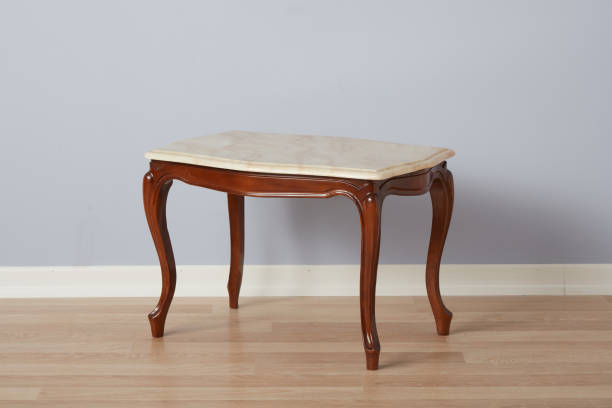 mesa antigua de mármol - table chair white curve fotografías e imágenes de stock