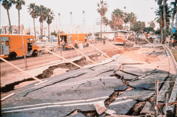 Altes Foto des Northridge-Erdbebens von 1994 in Los Angeles, Kalifornien, und seiner Schäden – Foto