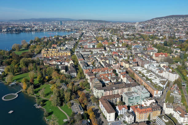 istock Zurich Seefeld wit Lake Zurich 1471392442
