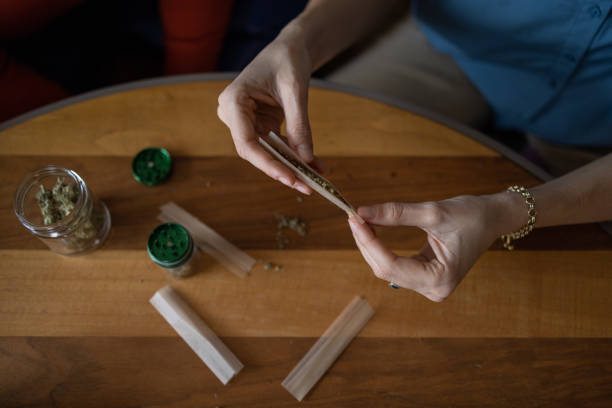 istock Female hand rolling medical cannabis 1471397340