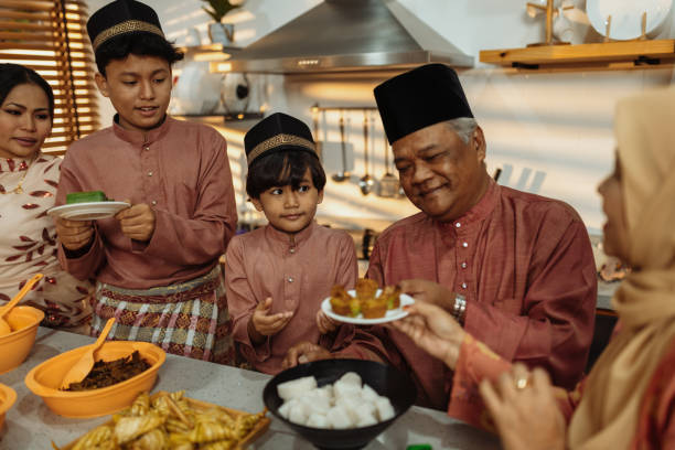 istock Muslim family celebrating Eid al-Fitr 1471414761