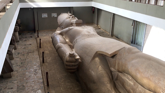 The highlight of the open-air museum of Memphis is exhibiting a lime stone colossus of King Rameses II and a giant alabaster sphinx.