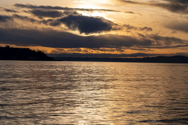istock Puget Sound Cloudy Winter Sunset 1471460340