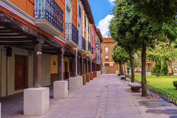 istock Old town street, monument 1471498292