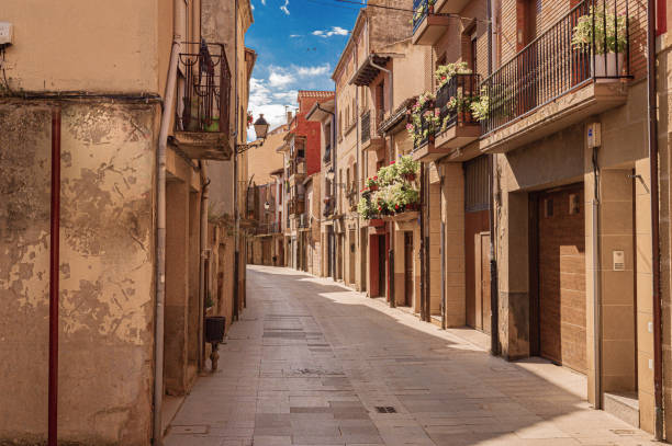 istock facade, urban street 1471500782